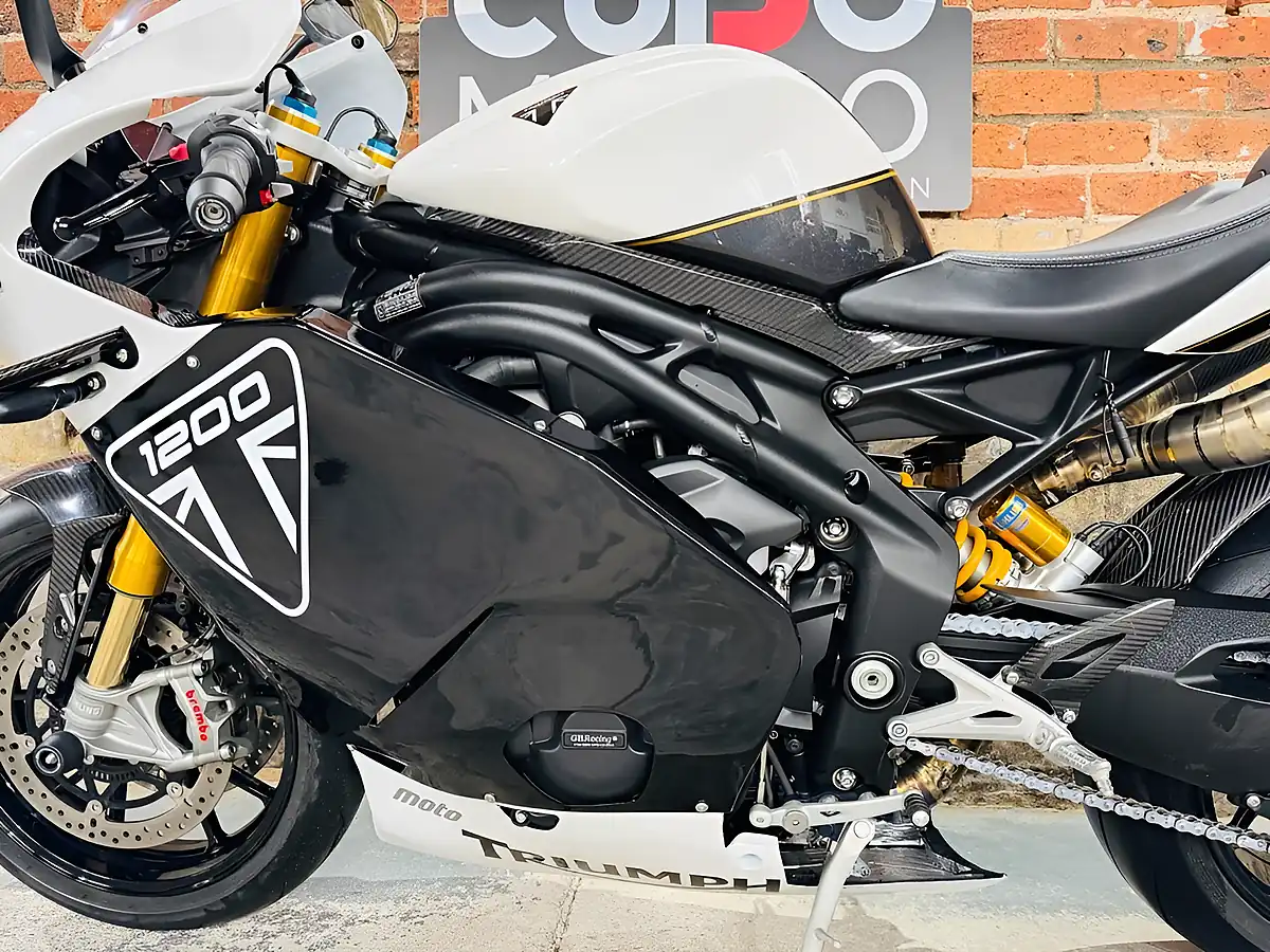 Used 2022 Triumph Speed Triple 1200 Rr Motogp Kit White - Interior and Exterior details 16