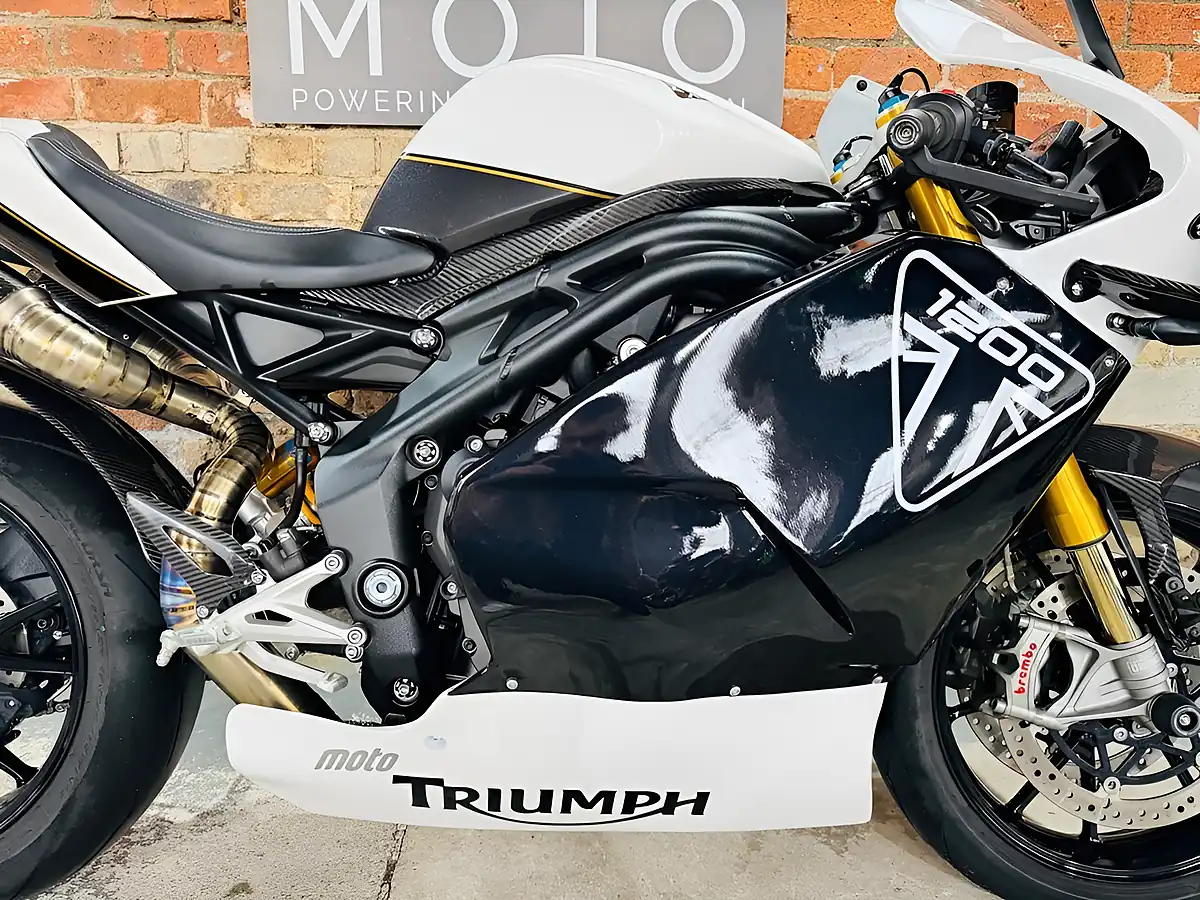 Used 2022 Triumph Speed Triple 1200 Rr Motogp Kit White - Interior and Exterior details 7