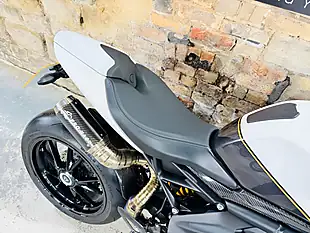 Used 2022 Triumph Speed Triple 1200 Rr Motogp Kit White - Interior and Exterior details 9