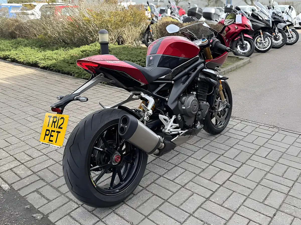 Used 2022 Triumph Speed Triple 1200 Rr Red - Interior and Exterior details 11