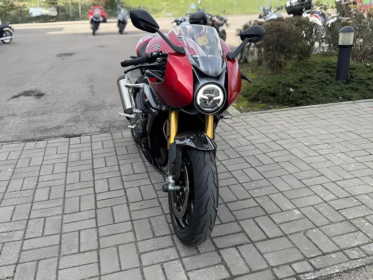Used 2022 Triumph Speed Triple 1200 Rr Red - Interior and Exterior details 5
