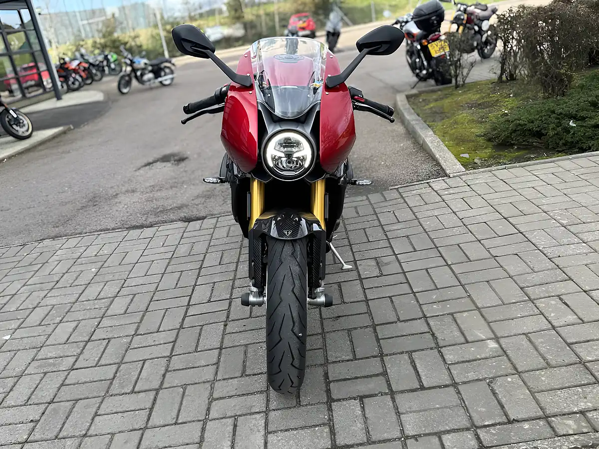Used 2022 Triumph Speed Triple 1200 Rr Red - Interior and Exterior details 6