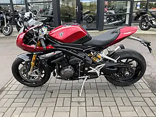 Used 2022 Triumph Speed Triple 1200 Rr Red - Interior and Exterior details 8