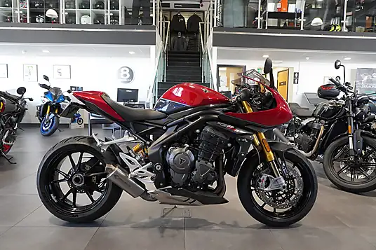 2022 Triumph Speed Triple 1200 RR