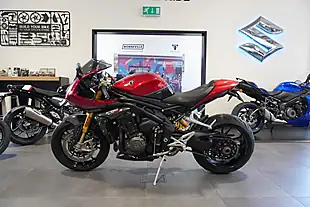Used 2022 Triumph Speed Triple 1200 Rr Red Metallic - Interior and Exterior details 2