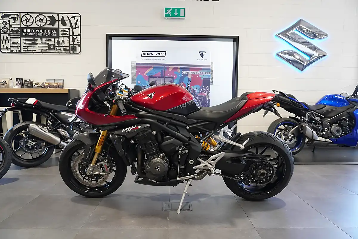 Used 2022 Triumph Speed Triple 1200 Rr Red Metallic - Interior and Exterior details 2