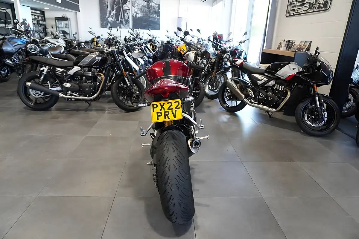 Used 2022 Triumph Speed Triple 1200 Rr Red Metallic - Interior and Exterior details 4