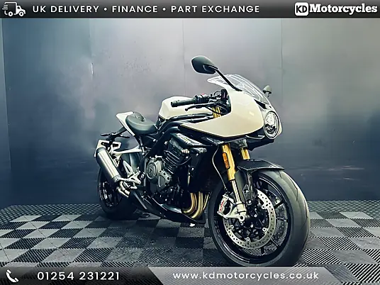 2022 Triumph Speed Triple 1200 RR