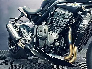Used 2022 Triumph Speed Triple 1200 Rr White - Interior and Exterior details 10