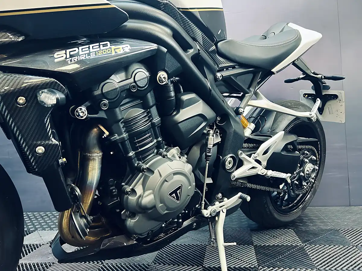 Used 2022 Triumph Speed Triple 1200 Rr White - Interior and Exterior details 11