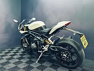Used 2022 Triumph Speed Triple 1200 Rr White - Interior and Exterior details 14
