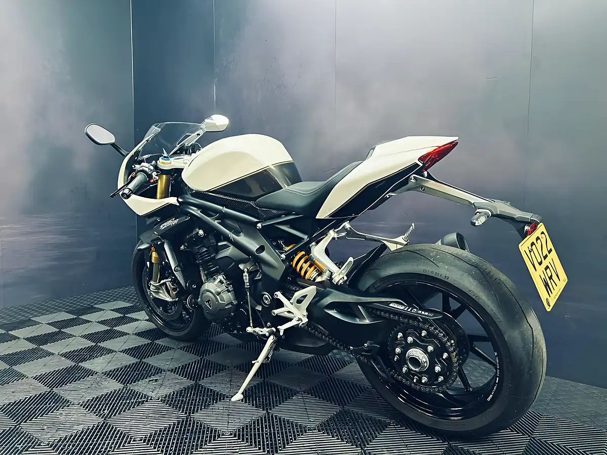 Used 2022 Triumph Speed Triple 1200 Rr White - Interior and Exterior details 14