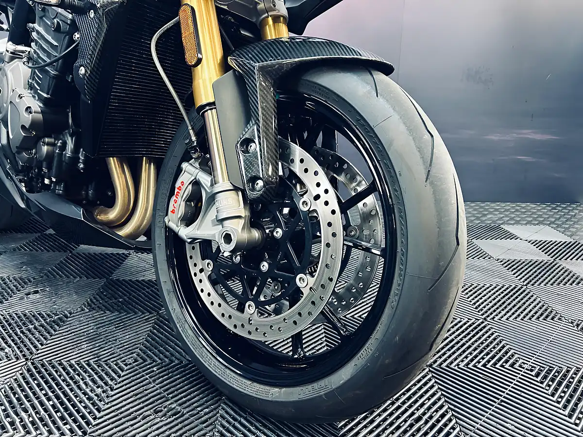 Used 2022 Triumph Speed Triple 1200 Rr White - Interior and Exterior details 16