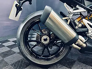 Used 2022 Triumph Speed Triple 1200 Rr White - Interior and Exterior details 17
