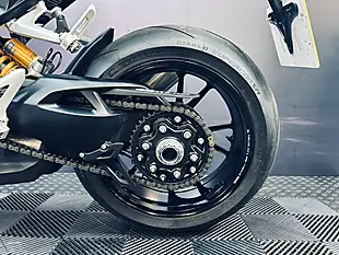 Used 2022 Triumph Speed Triple 1200 Rr White - Interior and Exterior details 18