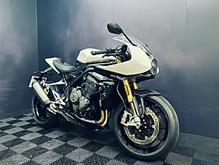 Used 2022 Triumph Speed Triple 1200 Rr White - Interior and Exterior details 4
