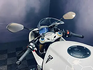 Used 2022 Triumph Speed Triple 1200 Rr White - Interior and Exterior details 8