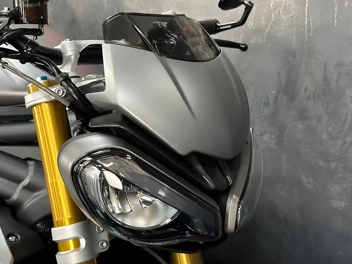 Used 2022 Triumph Speed Triple 1200 RS Silver - Interior and Exterior details 10
