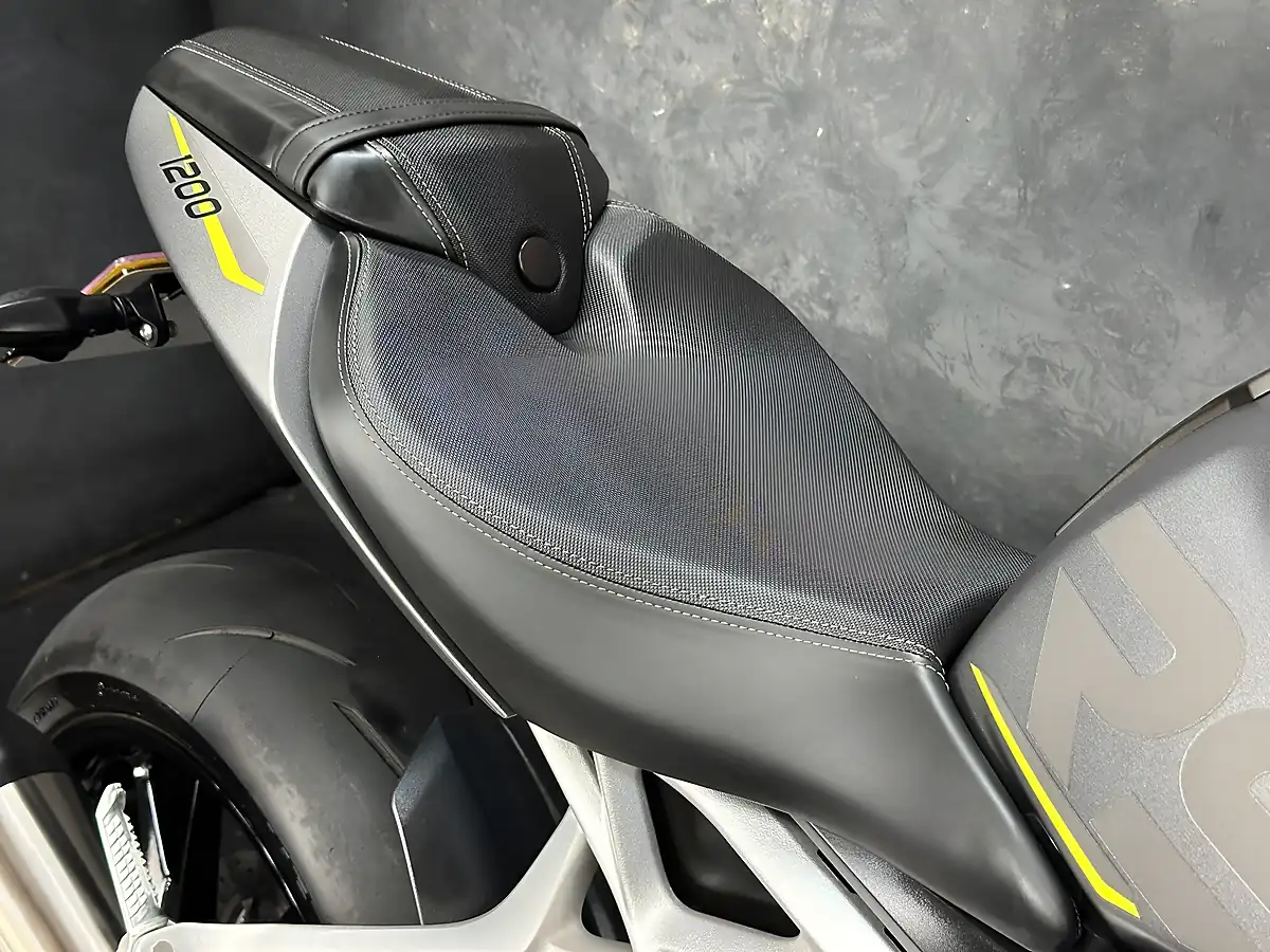 Used 2022 Triumph Speed Triple 1200 RS Silver - Interior and Exterior details 12