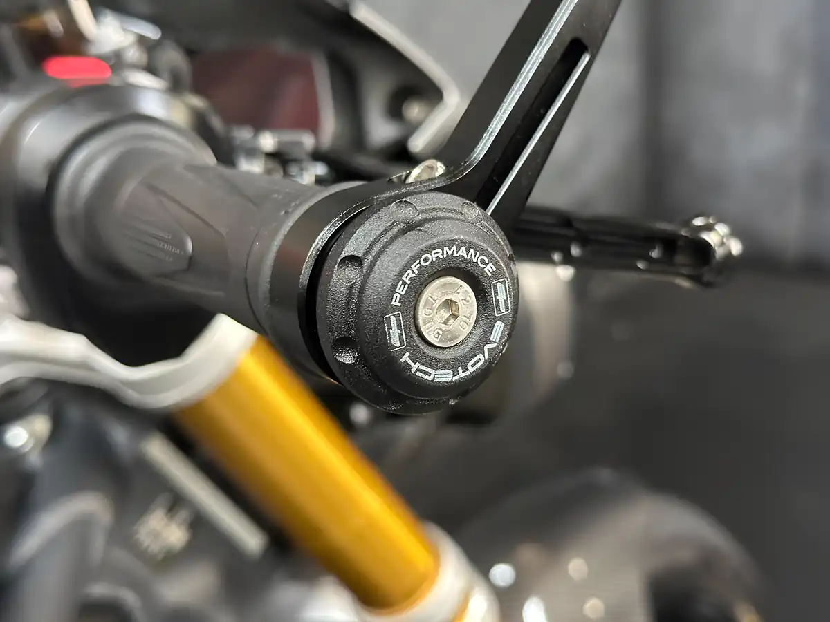 Used 2022 Triumph Speed Triple 1200 RS Silver - Interior and Exterior details 14