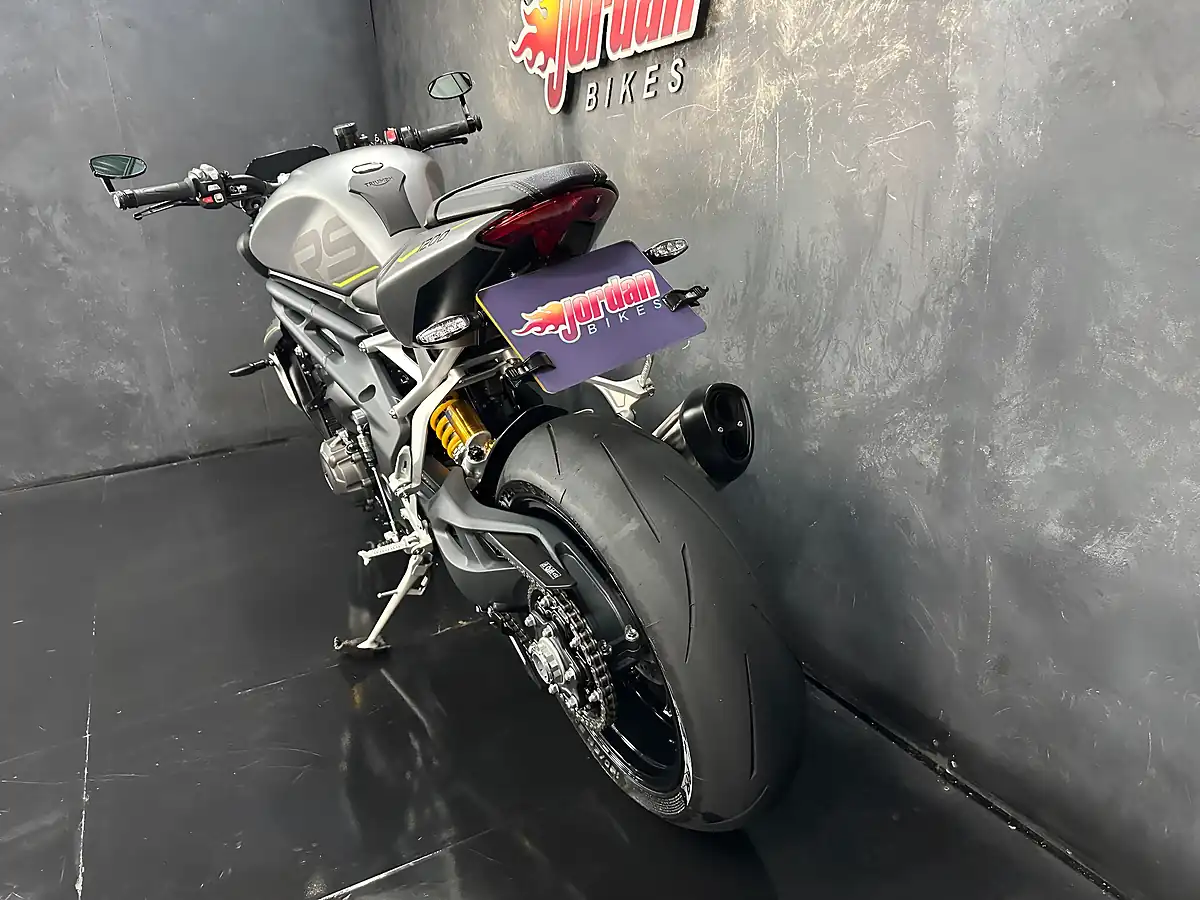 Used 2022 Triumph Speed Triple 1200 RS Silver - Interior and Exterior details 20