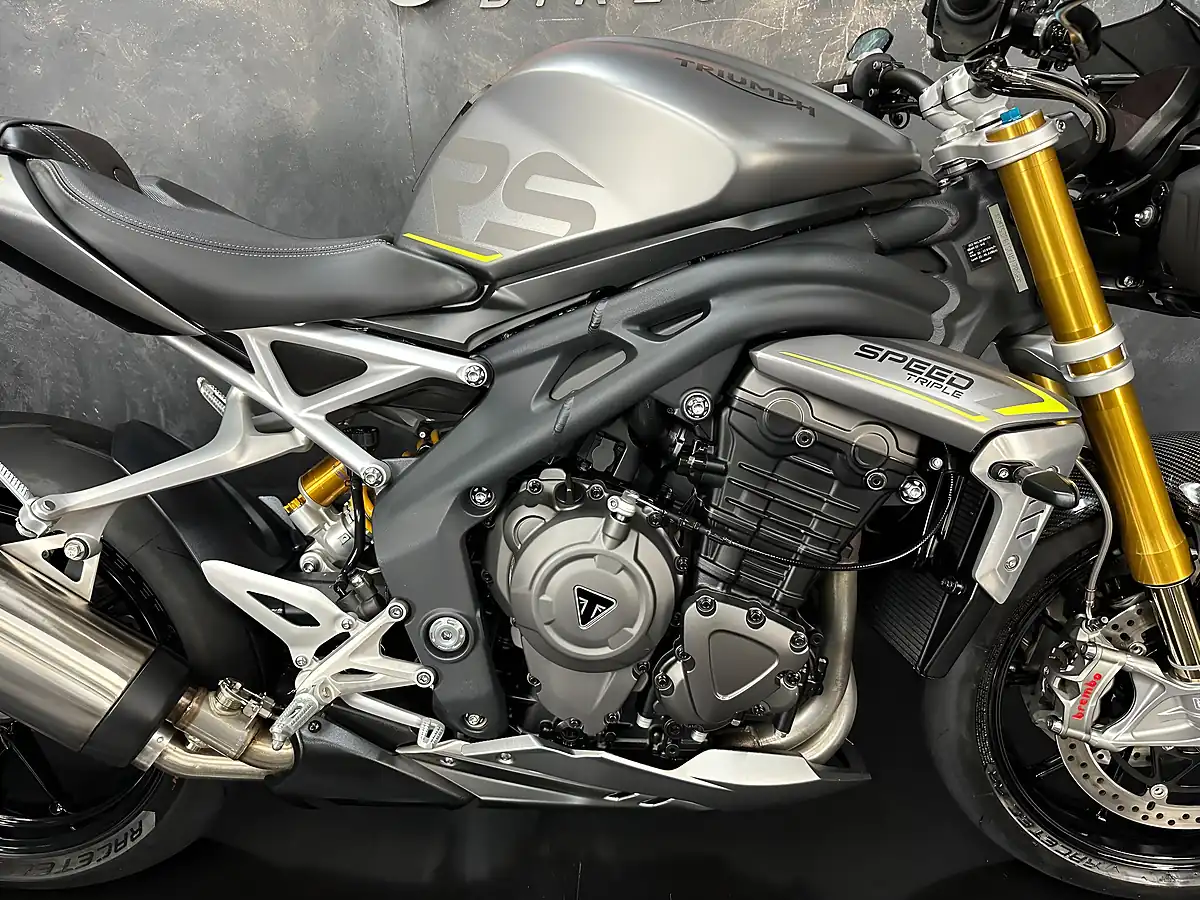 Used 2022 Triumph Speed Triple 1200 RS Silver - Interior and Exterior details 8
