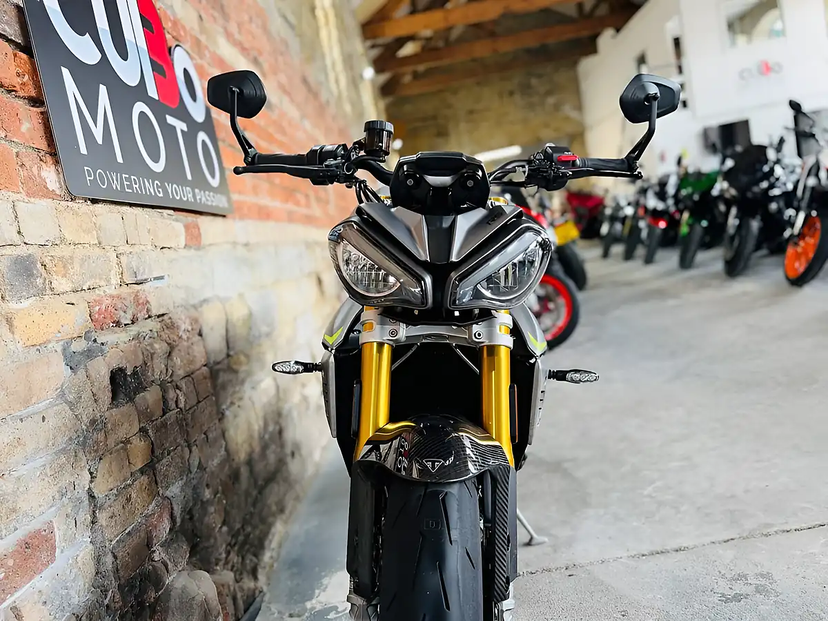 Used 2022 Triumph Speed Triple 1200 RS Silver - Interior and Exterior details 19