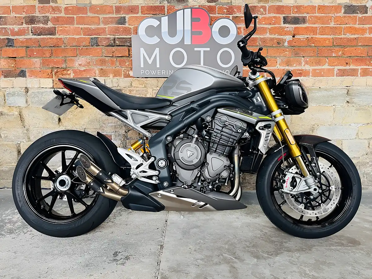 Used 2022 Triumph Speed Triple 1200 RS Silver - Interior and Exterior details 2