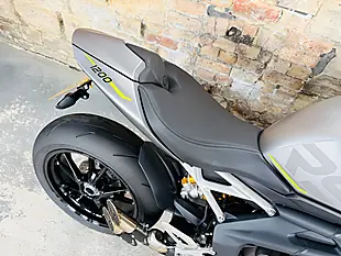 Used 2022 Triumph Speed Triple 1200 RS Silver - Interior and Exterior details 9