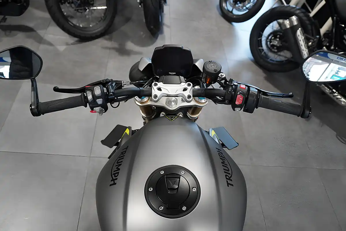 Used 2022 Triumph Speed Triple RS Silver Metallic - Interior and Exterior details 7