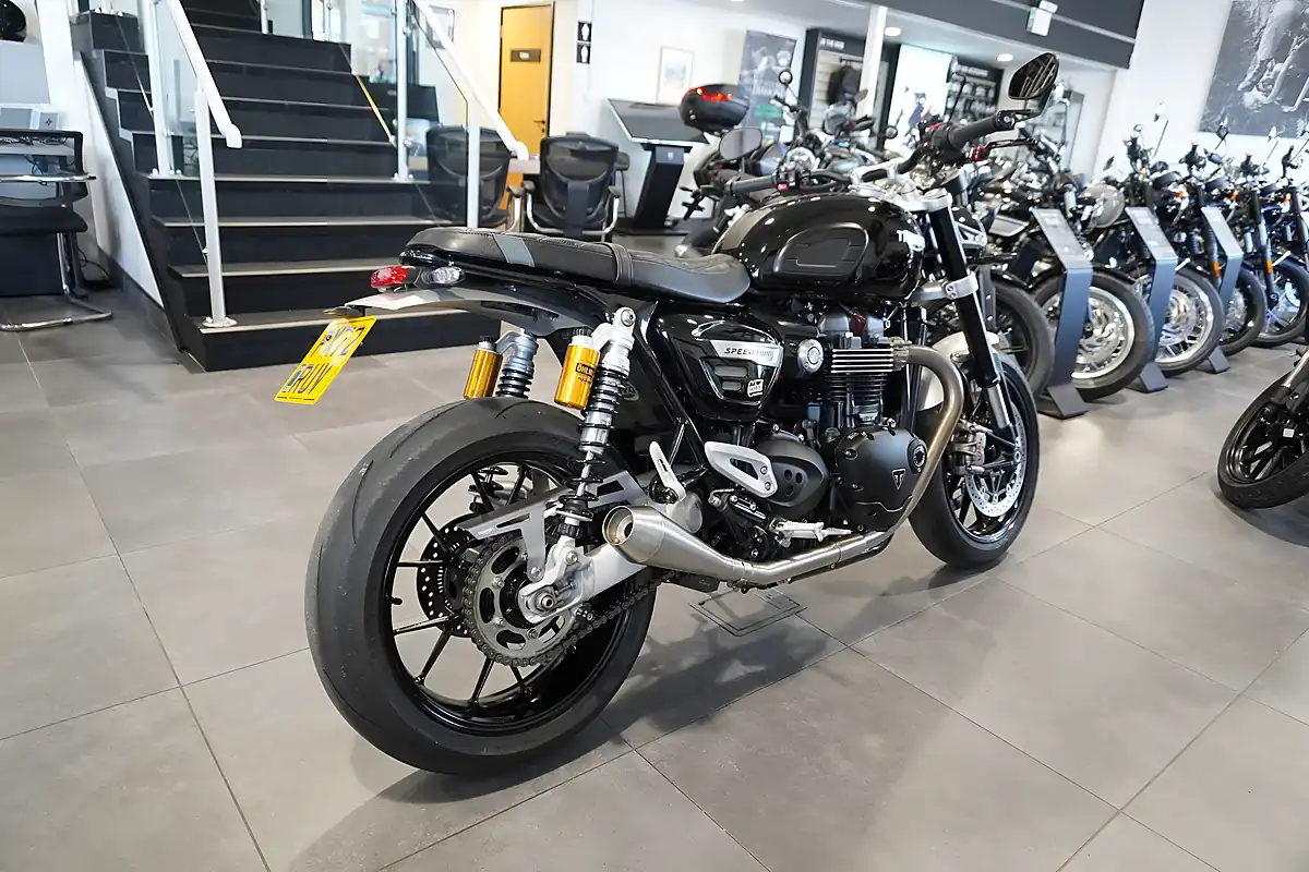 Used 2022 Triumph Speed Twin Black - Interior and Exterior details 5