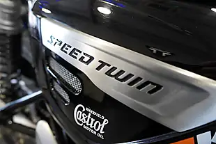 Used 2022 Triumph Speed Twin Black - Interior and Exterior details 8