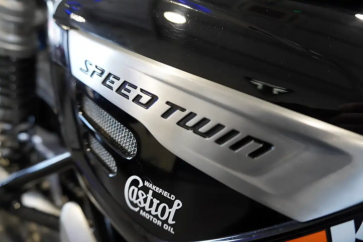 Used 2022 Triumph Speed Twin Black - Interior and Exterior details 8