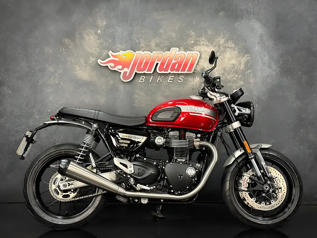 Used 2022 Triumph Speed Twin Red - Front View