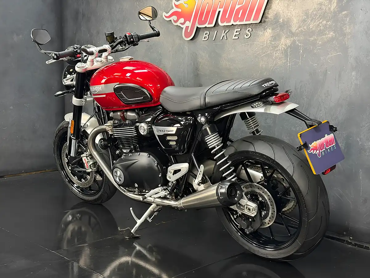 Used 2022 Triumph Speed Twin Red - Interior and Exterior details 15