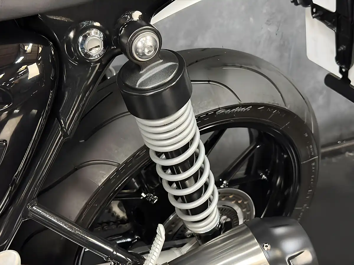 Used 2022 Triumph Speed Twin Red - Interior and Exterior details 19