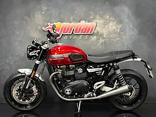 Used 2022 Triumph Speed Twin Red - Interior and Exterior details 2