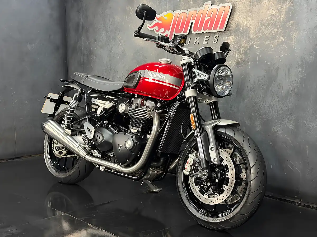Used 2022 Triumph Speed Twin Red - Interior and Exterior details 4