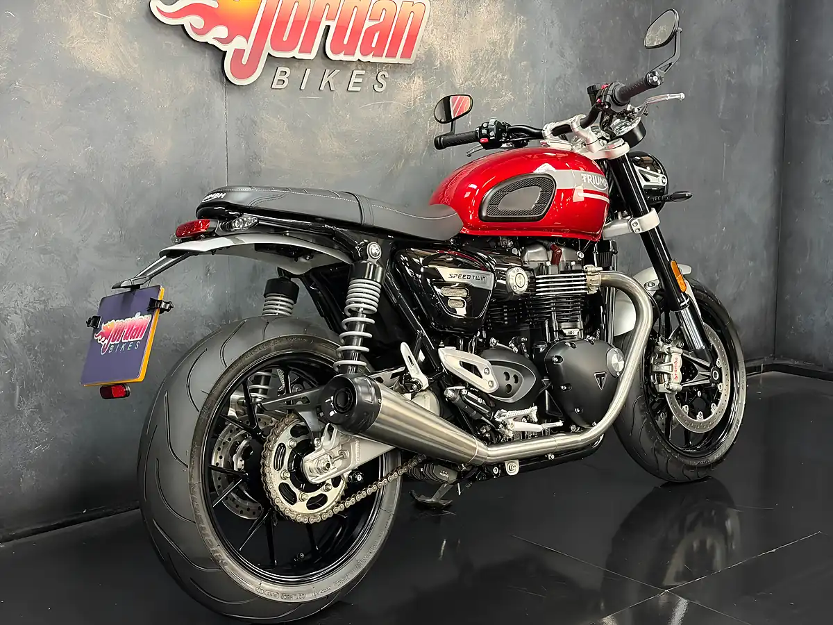 Used 2022 Triumph Speed Twin Red - Interior and Exterior details 6