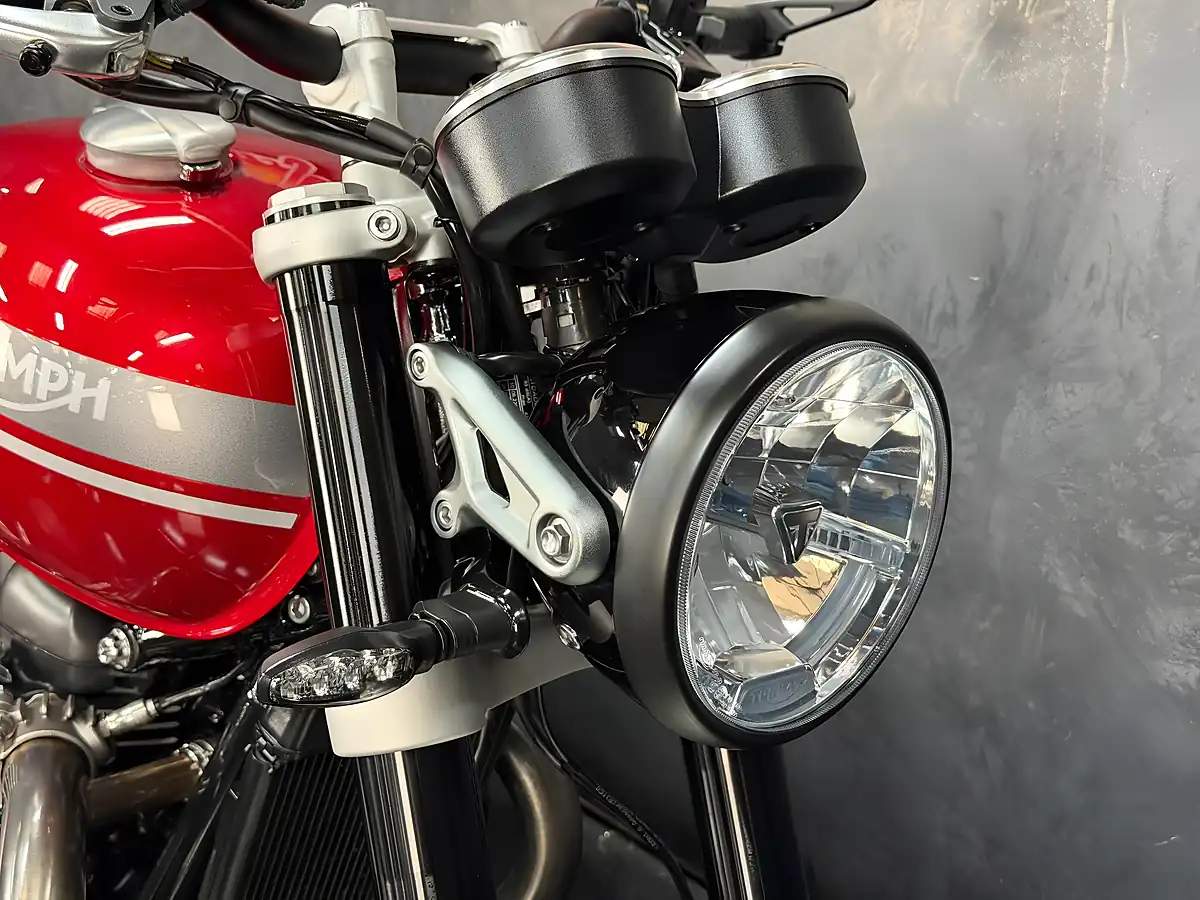 Used 2022 Triumph Speed Twin Red - Interior and Exterior details 7