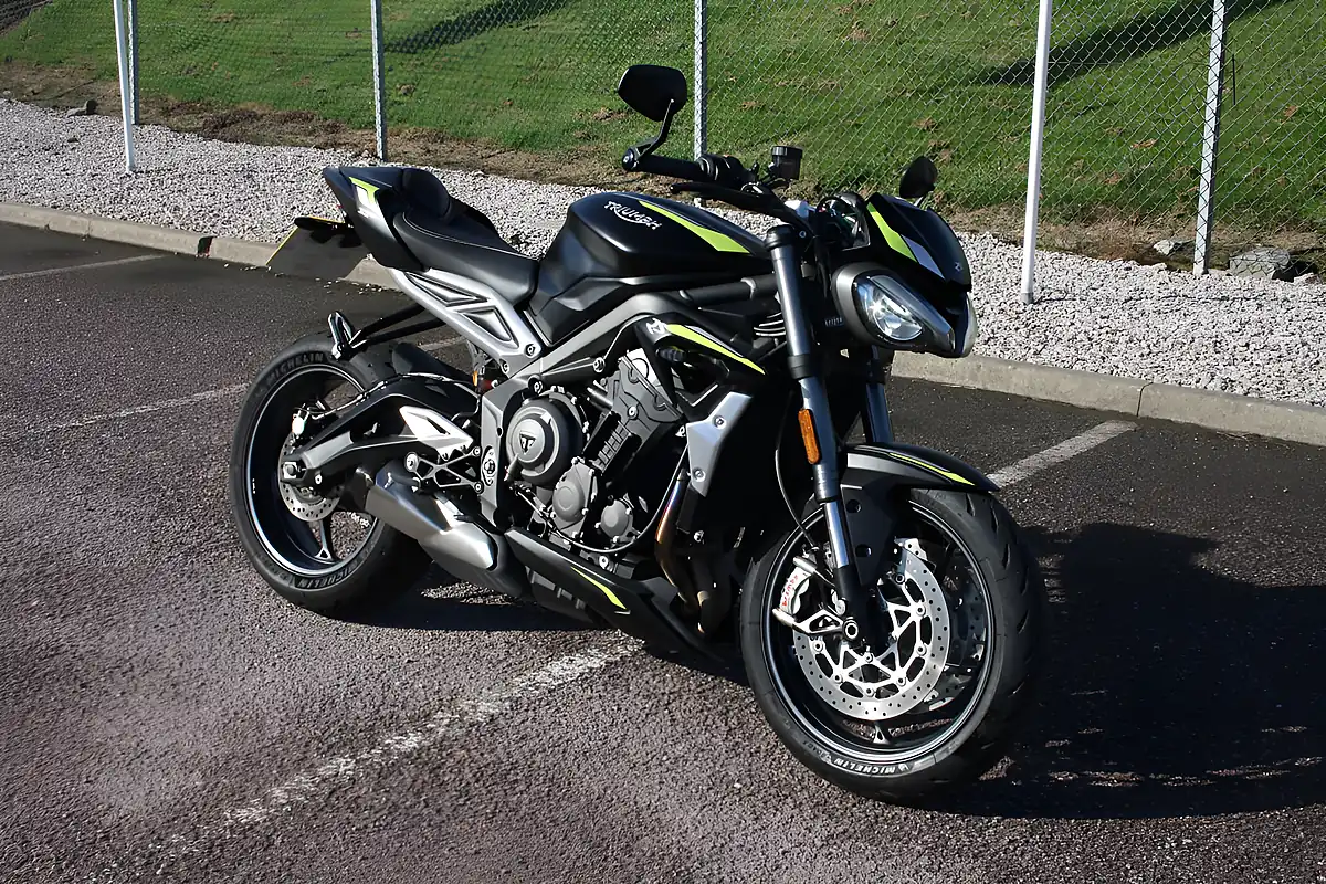 Used 2022 Triumph Street Triple RS Black - Interior and Exterior details 4