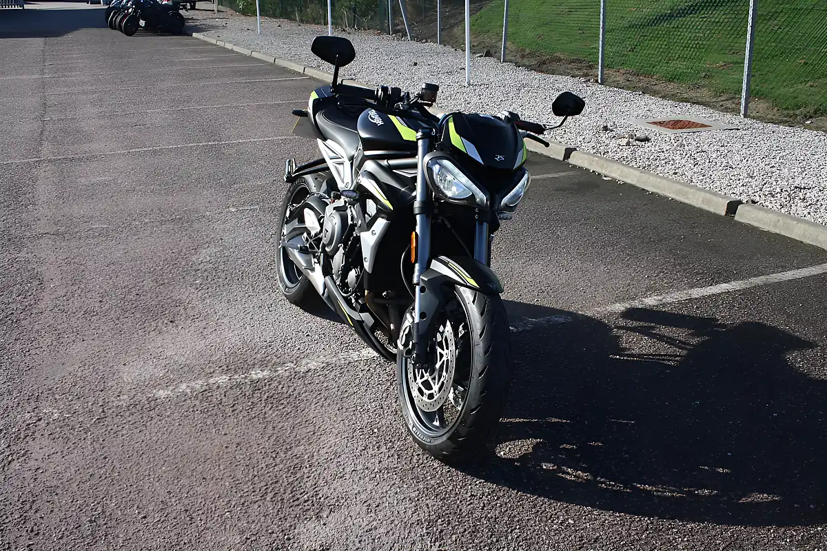 Used 2022 Triumph Street Triple RS Black - Interior and Exterior details 5