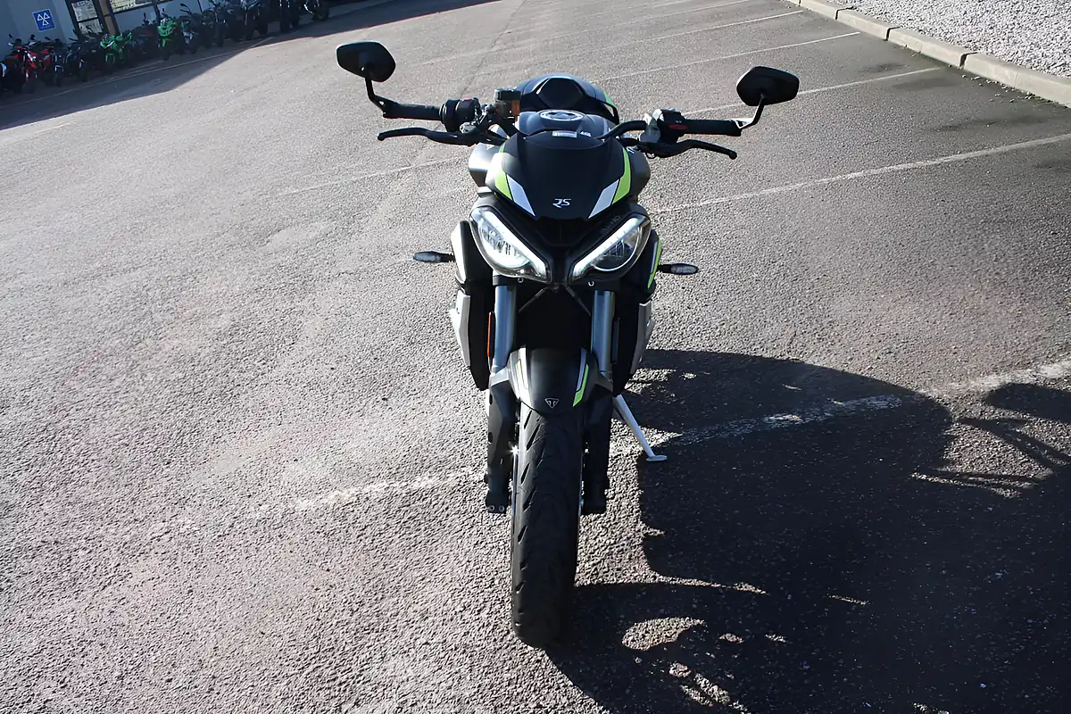 Used 2022 Triumph Street Triple RS Black - Interior and Exterior details 6