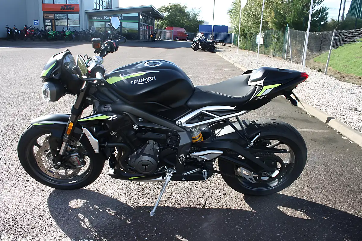 Used 2022 Triumph Street Triple RS Black - Interior and Exterior details 9