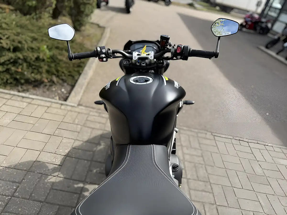 Used 2022 Triumph Street Triple RS Black - Interior and Exterior details 10