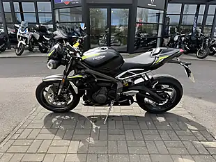 Used 2022 Triumph Street Triple RS Black - Interior and Exterior details 7