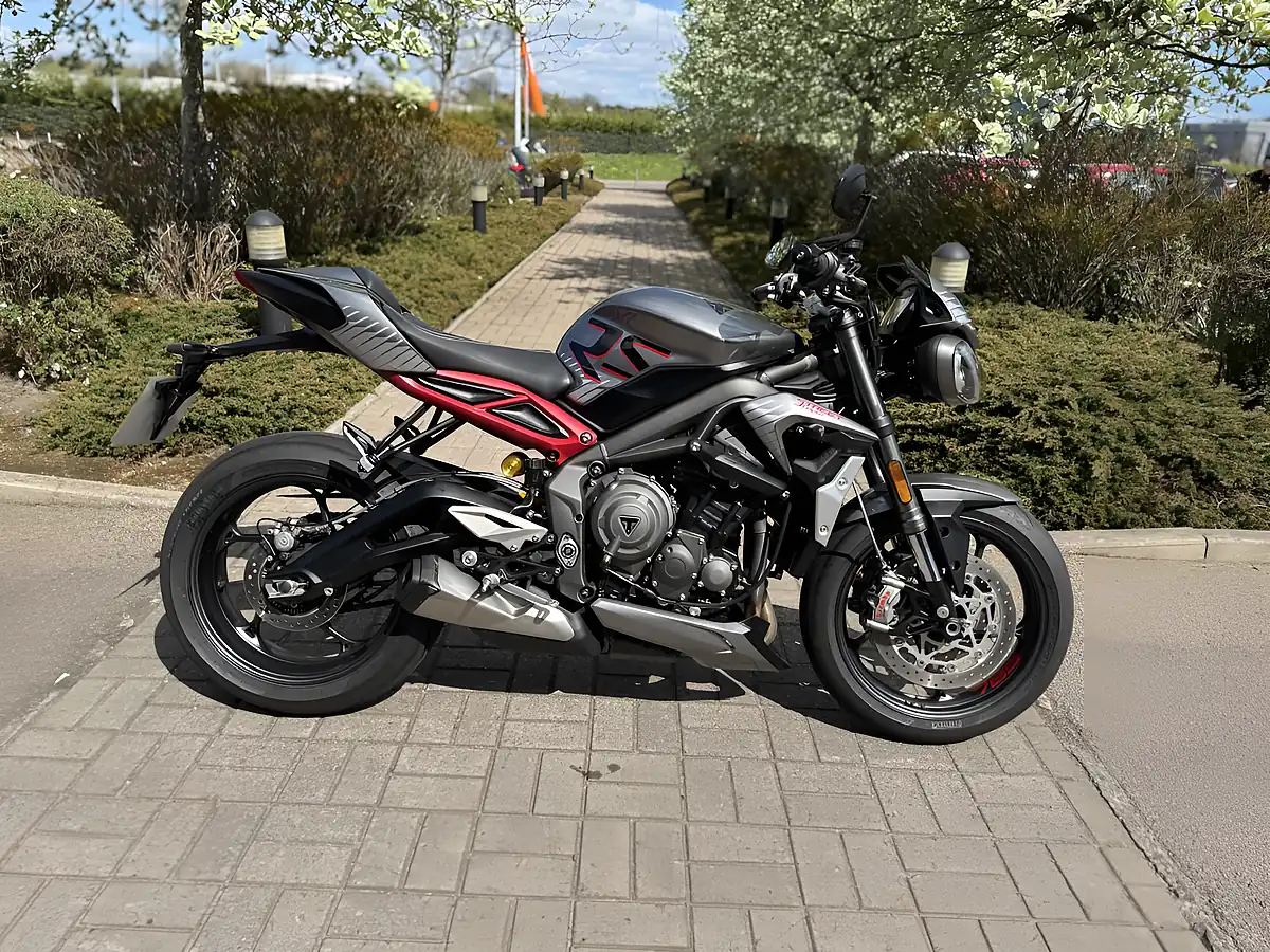 Used 2022 Triumph Street Triple RS Silver - Front View