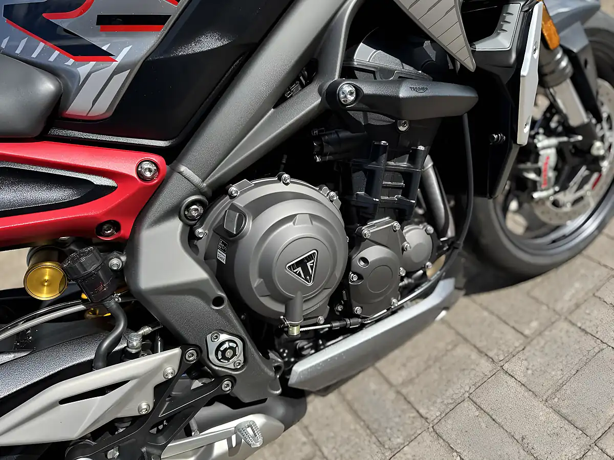 Used 2022 Triumph Street Triple RS Silver - Interior and Exterior details 15