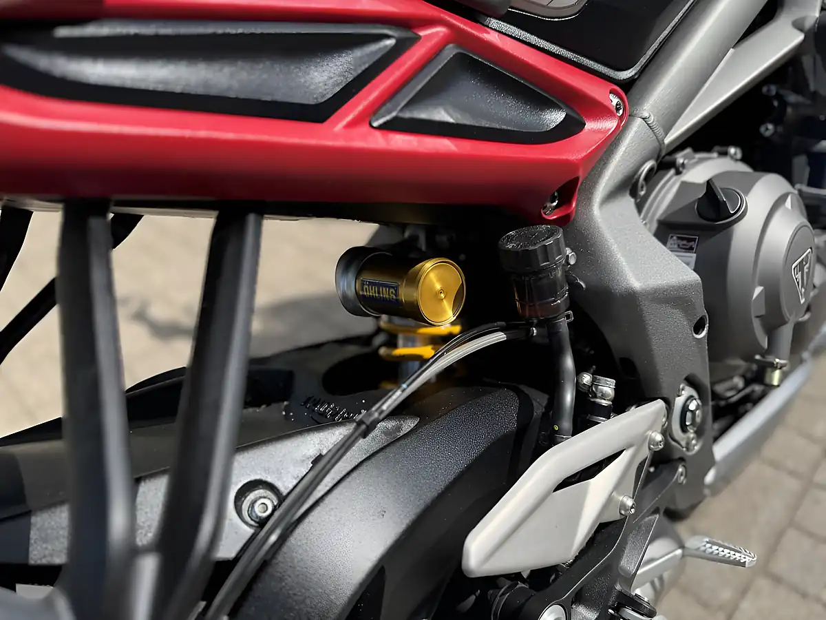 Used 2022 Triumph Street Triple RS Silver - Interior and Exterior details 16