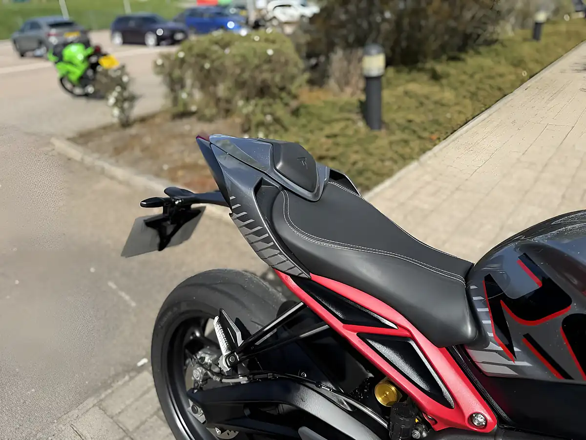 Used 2022 Triumph Street Triple RS Silver - Interior and Exterior details 19